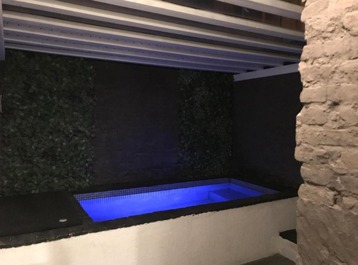 Pequeno Alojamiento Con Mini Piscina - No Climatizada Valência Exterior foto
