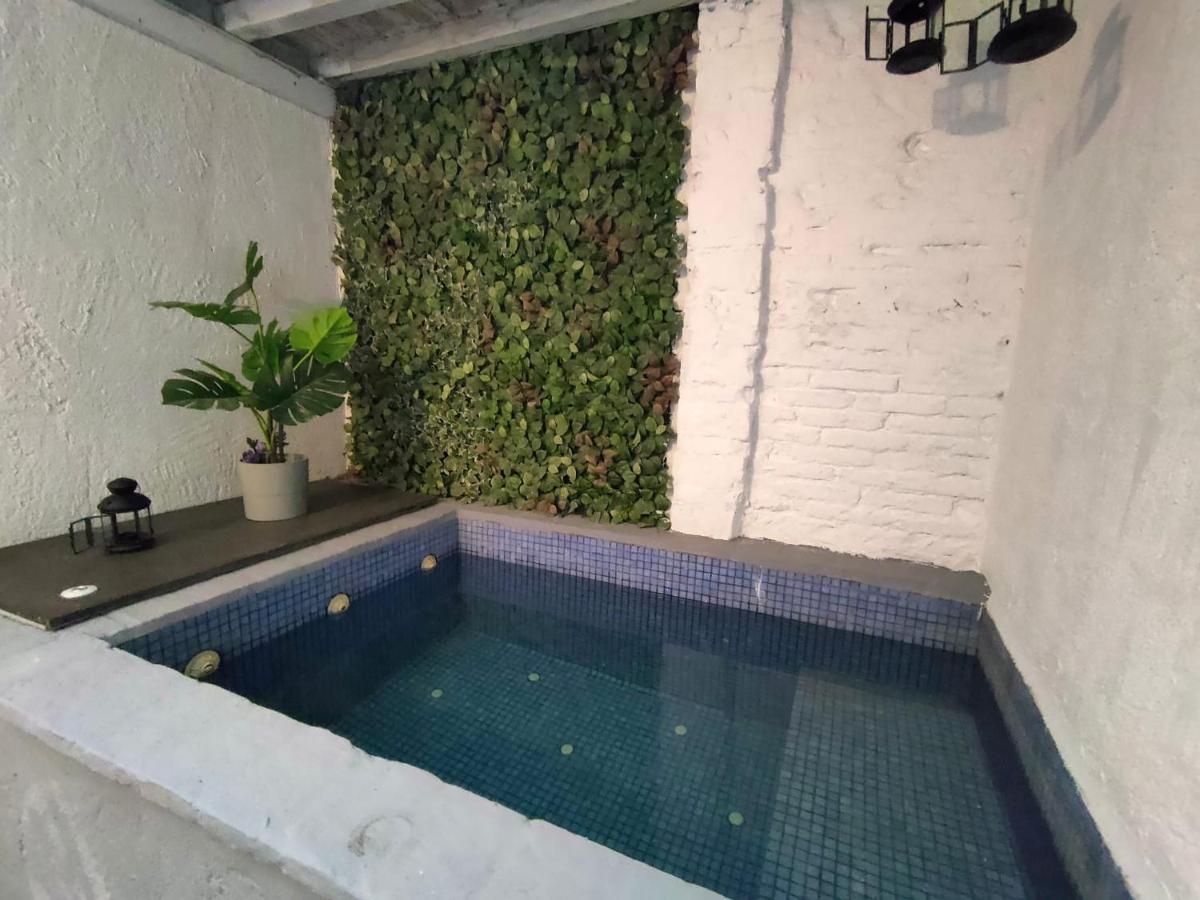 Pequeno Alojamiento Con Mini Piscina - No Climatizada Valência Exterior foto