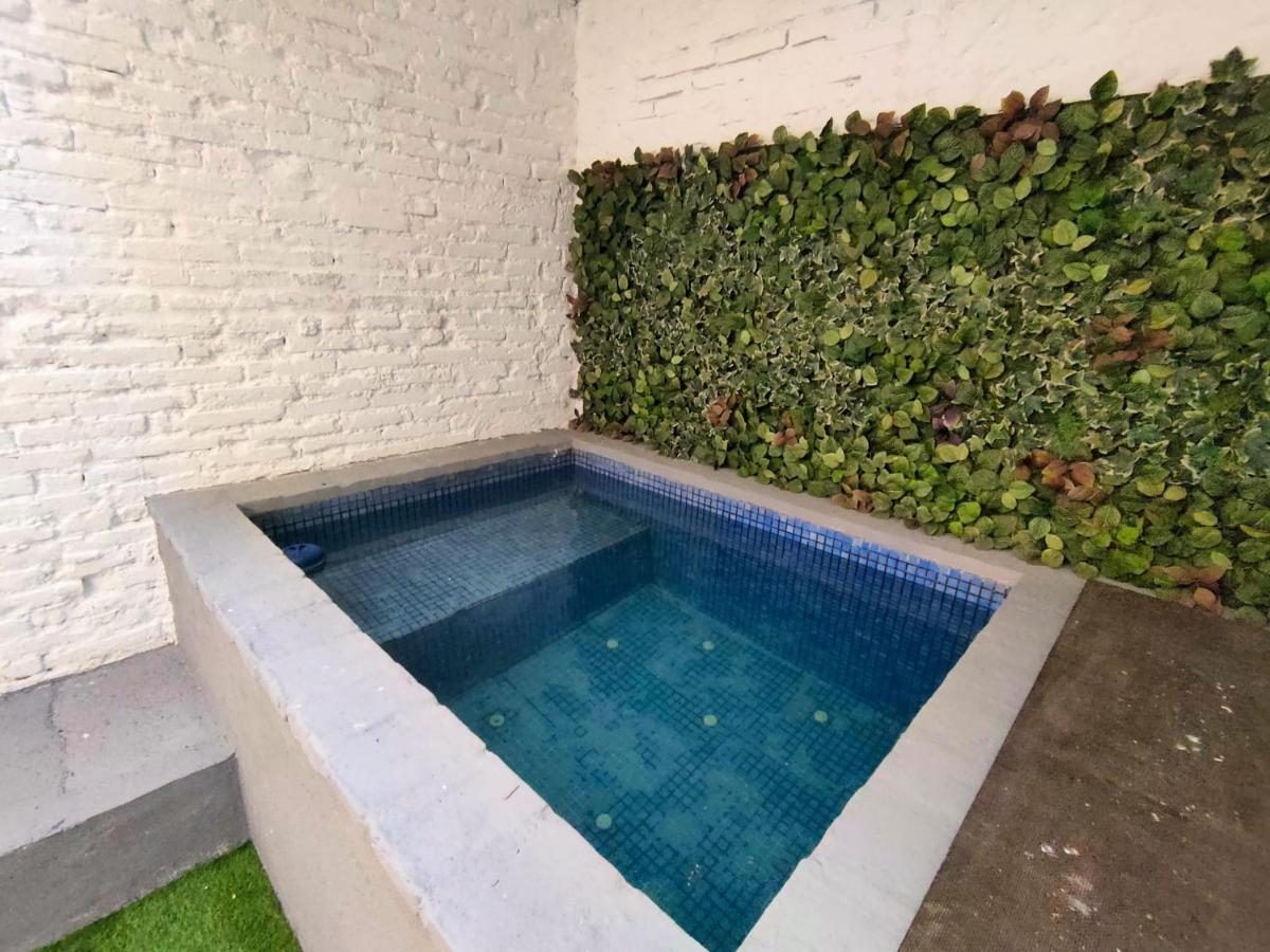 Pequeno Alojamiento Con Mini Piscina - No Climatizada Valência Exterior foto