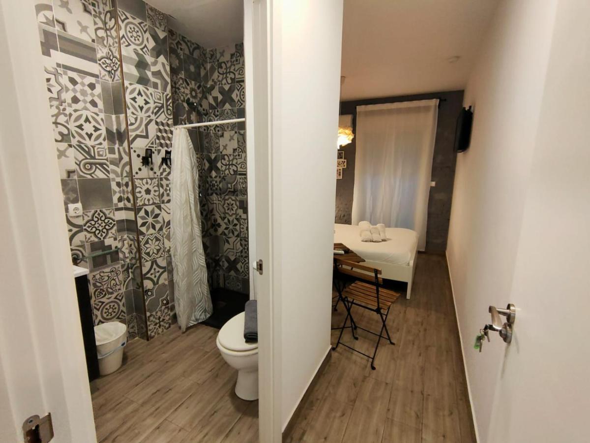 Pequeno Alojamiento Con Mini Piscina - No Climatizada Valência Exterior foto